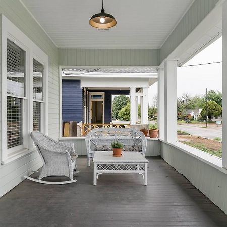 Restored 1930S Uptown Bungalow 2 Min. To Magnolia 웨이코 외부 사진