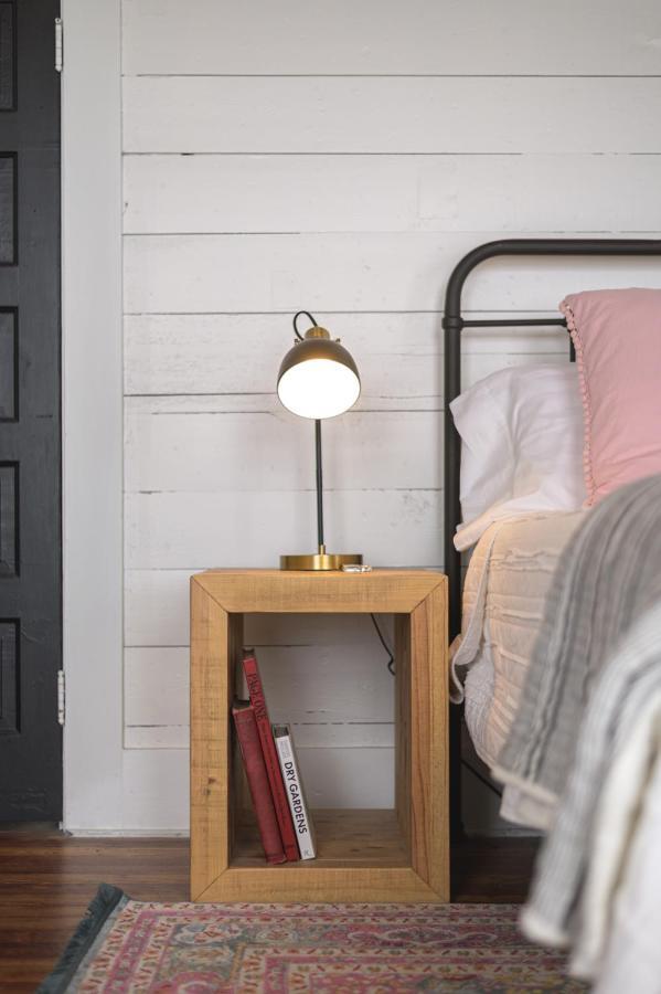 Restored 1930S Uptown Bungalow 2 Min. To Magnolia 웨이코 외부 사진