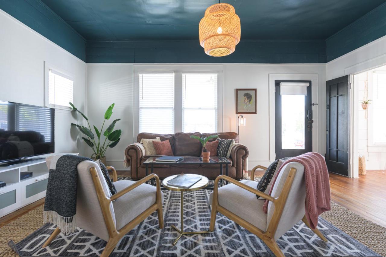 Restored 1930S Uptown Bungalow 2 Min. To Magnolia 웨이코 외부 사진