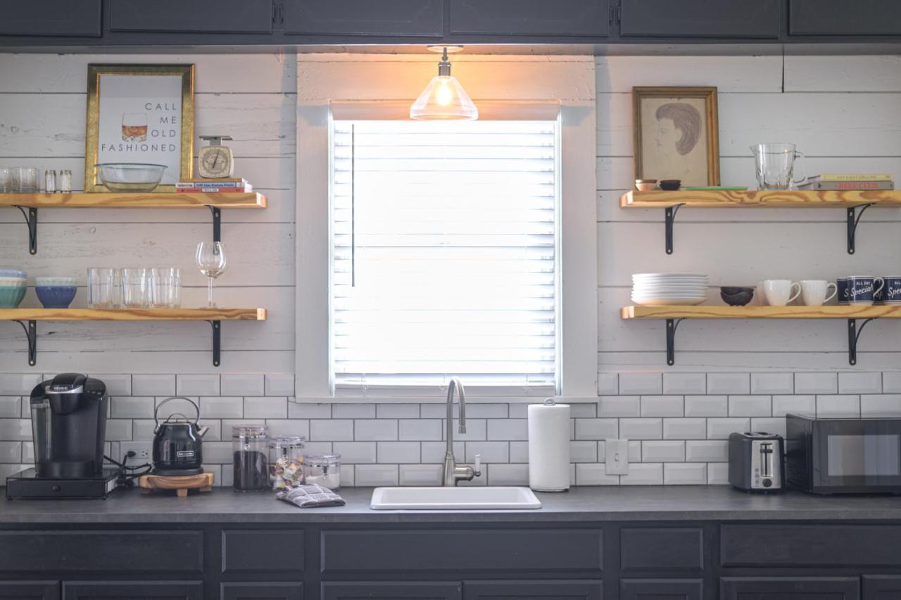 Restored 1930S Uptown Bungalow 2 Min. To Magnolia 웨이코 외부 사진