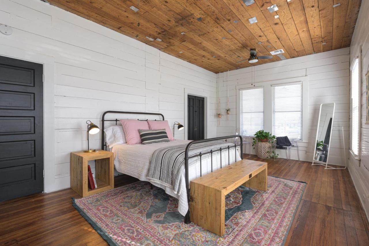 Restored 1930S Uptown Bungalow 2 Min. To Magnolia 웨이코 외부 사진