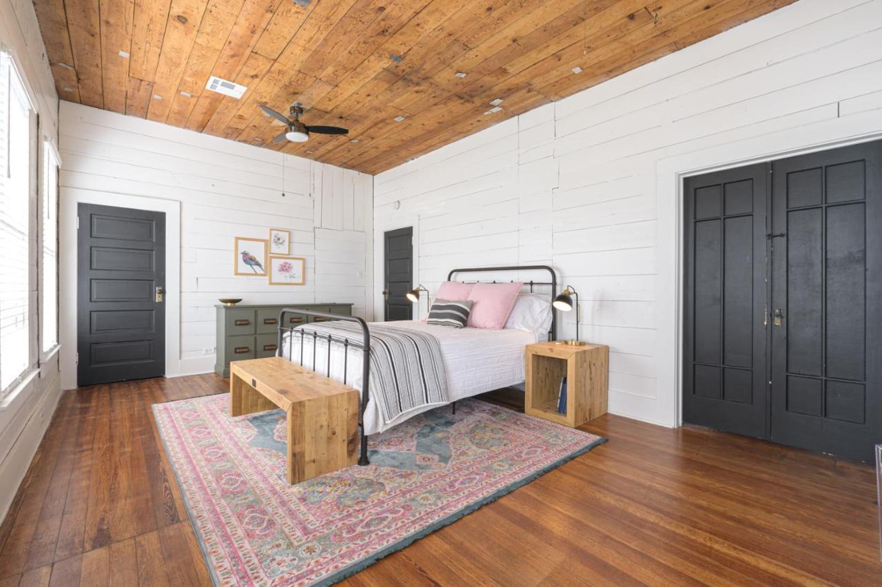Restored 1930S Uptown Bungalow 2 Min. To Magnolia 웨이코 외부 사진