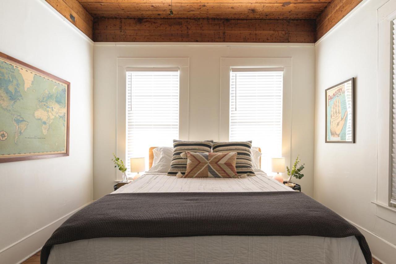 Restored 1930S Uptown Bungalow 2 Min. To Magnolia 웨이코 외부 사진