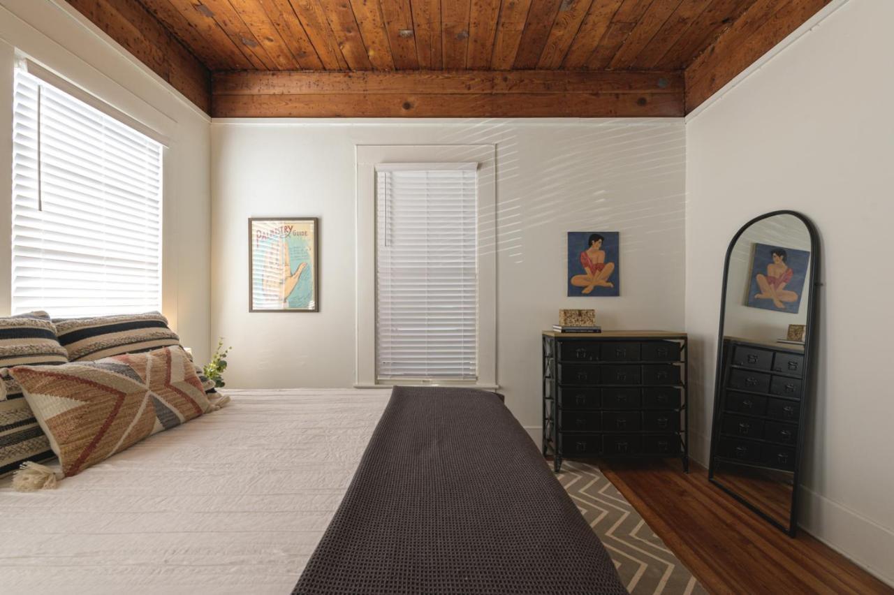 Restored 1930S Uptown Bungalow 2 Min. To Magnolia 웨이코 외부 사진