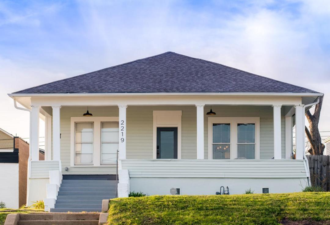Restored 1930S Uptown Bungalow 2 Min. To Magnolia 웨이코 외부 사진